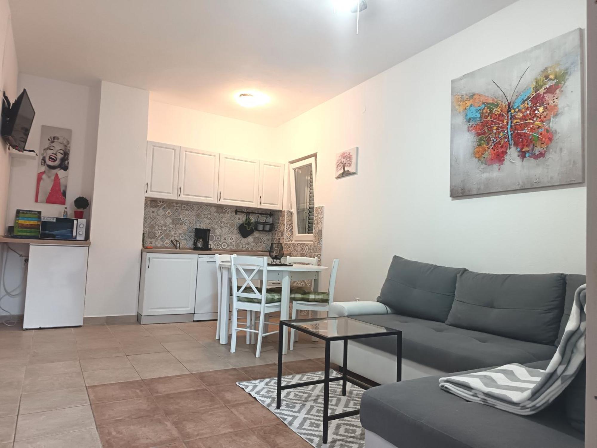 Lara - Apartment Near The Beach Vrbnik Exterior photo