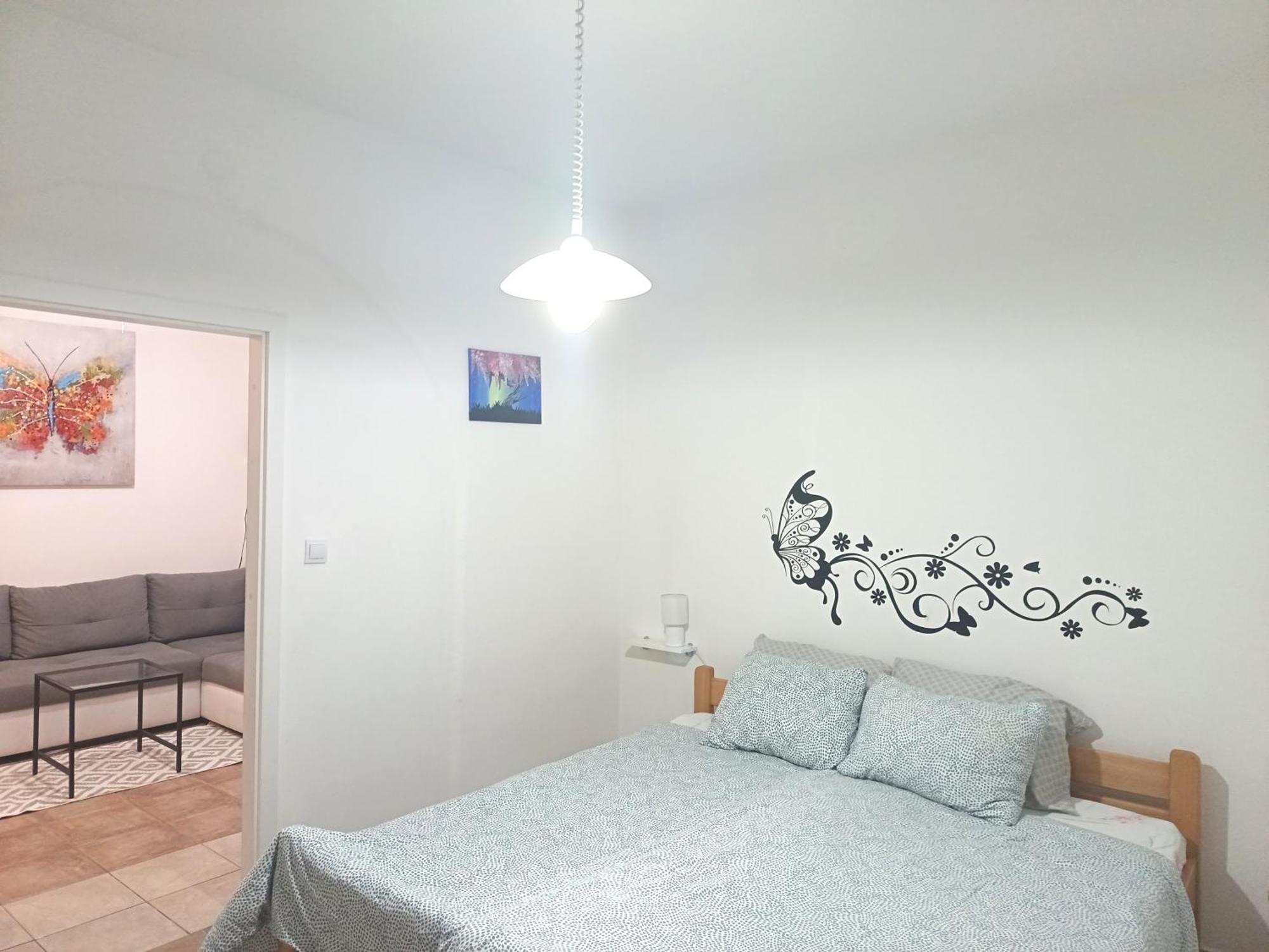 Lara - Apartment Near The Beach Vrbnik Exterior photo